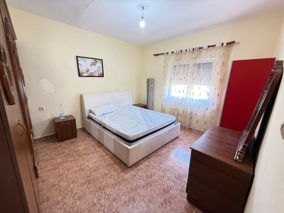 Tirane, shes apartament 1+1+Ballkon Kati 5, 53 m² 85.000 € (rruga myslym keta)