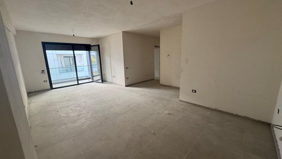 Tirane, shitet apartament 2+1+Ballkon Kati 2, 116 m² 230.000 € (liqeni)