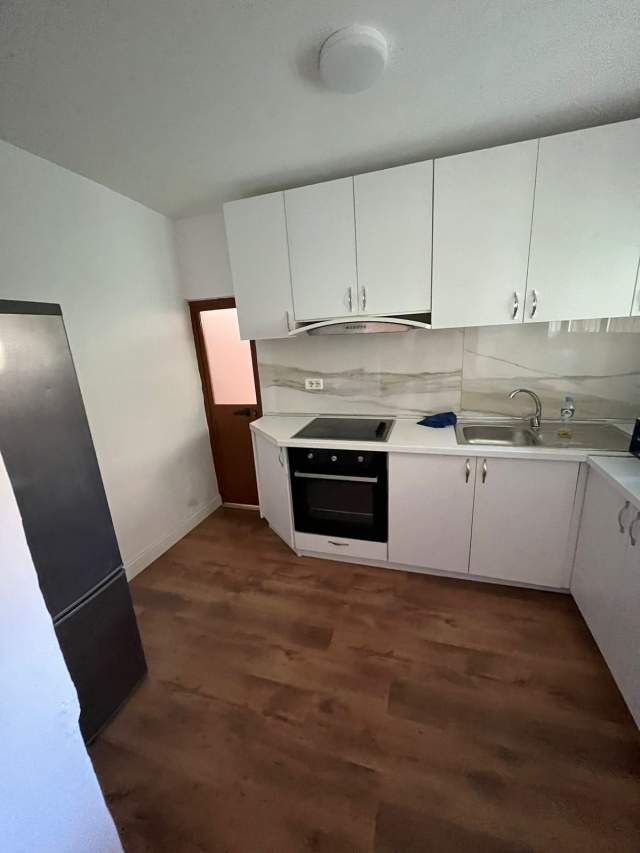 Tirane, jepet me qera shtepi 1 Katshe Kati 1, 272 m² 1.200 Euro Shkolla Kuqe
