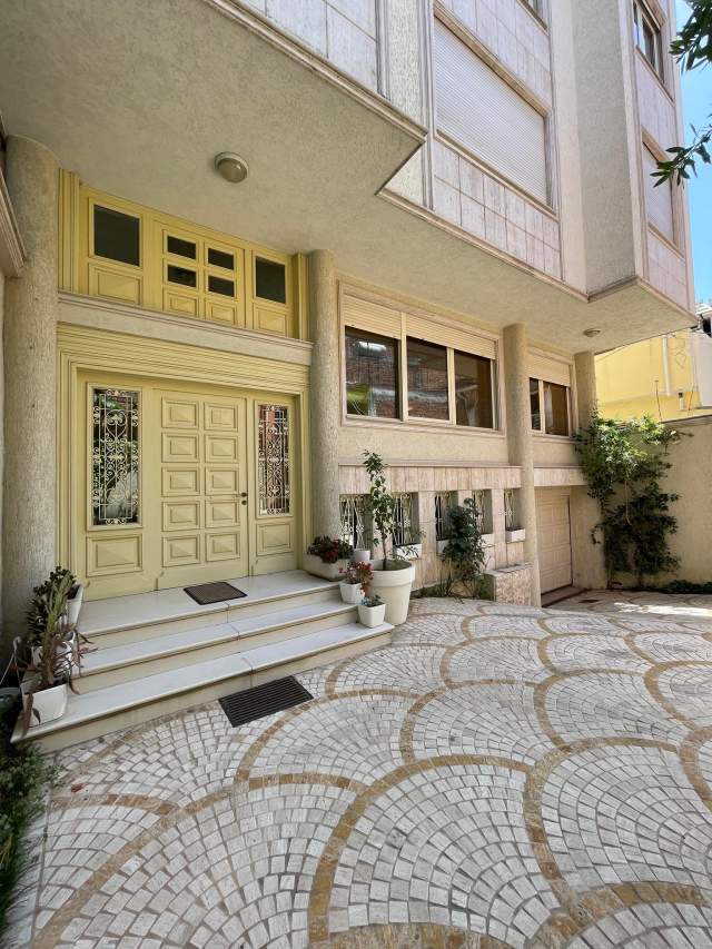 Tirane, jepet me qera ambjent biznesi Kati 4, 1.000 m² 8.000 Euro (Rruga Mine Peza)