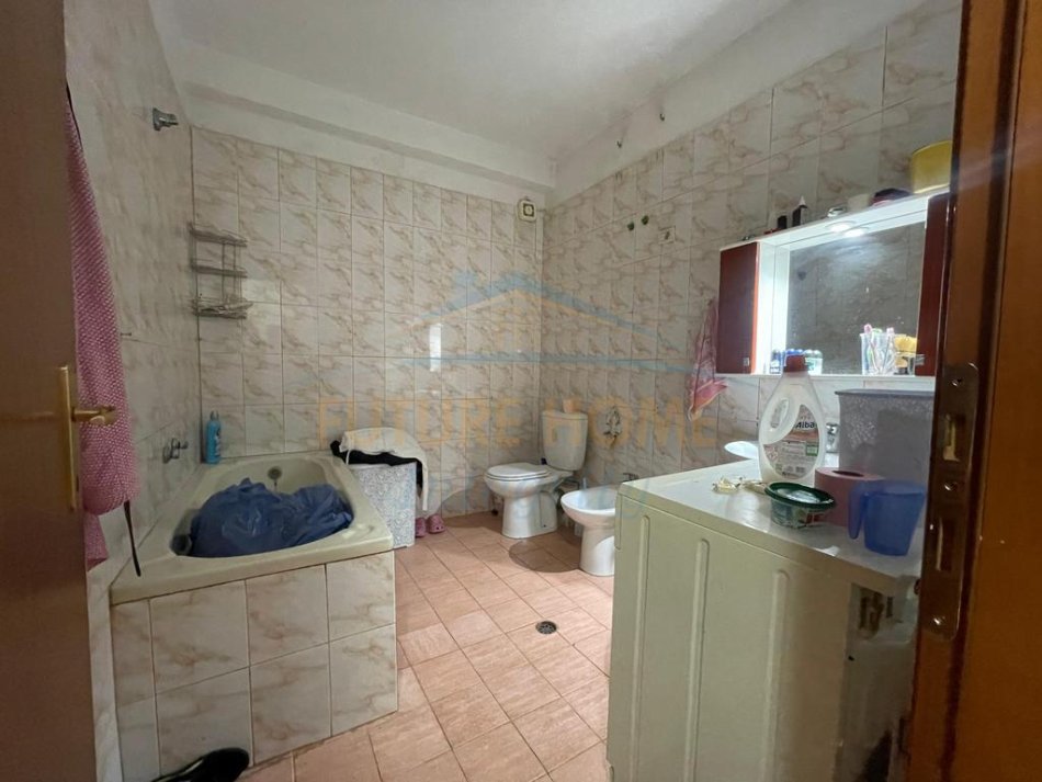 0683487469  Tirane, shitet apartament 2+1+Ballkon Kati 4, 123 m² 223.000 € (Xhamia e Tabakeve)
