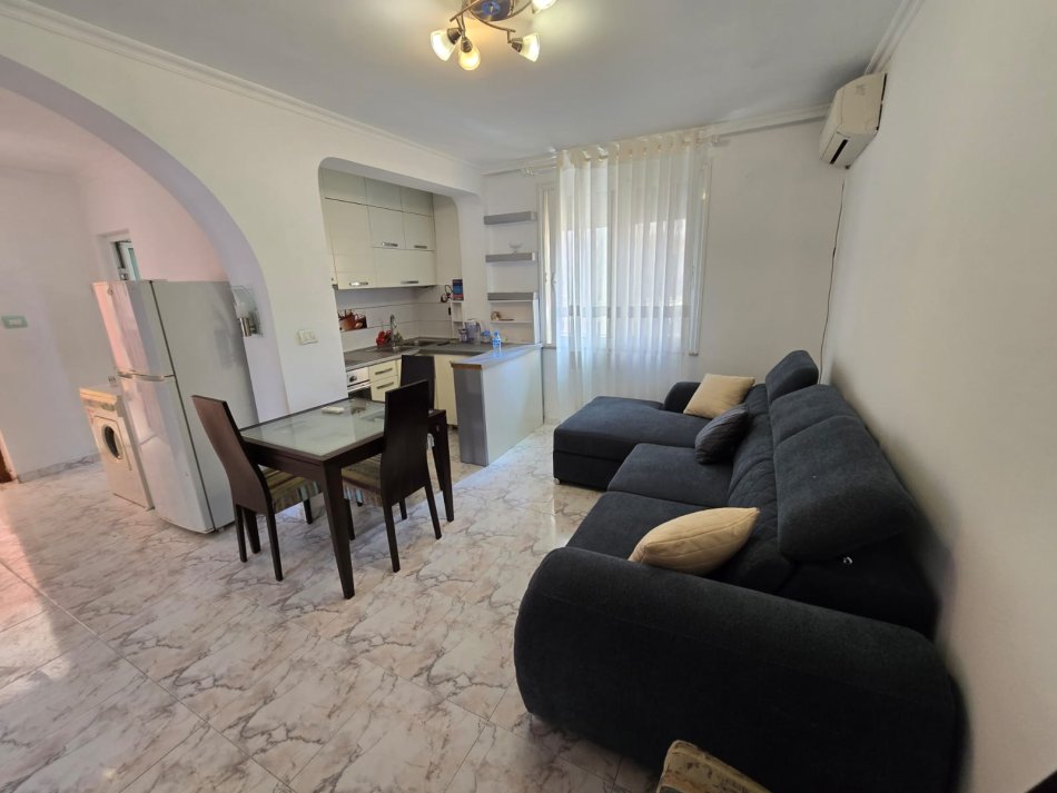 Tirane, shitet apartament 1+1 Kati 3, 50 m² 88.000 € 