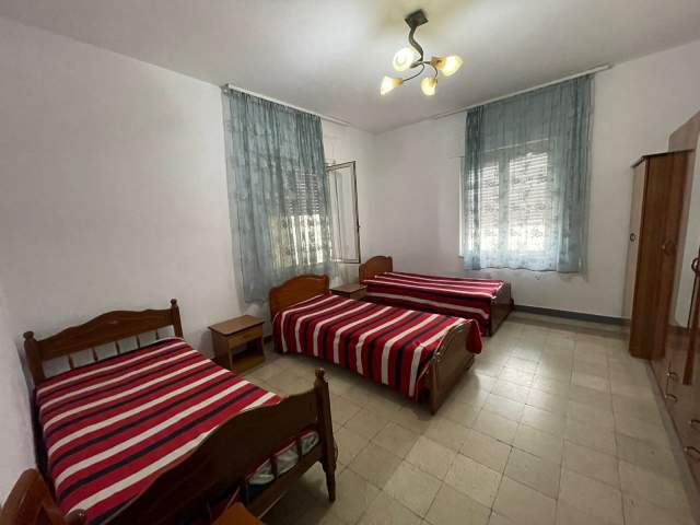 Tirane, jepet me qera apartament 2+1 Kati 2, 120 m² 370 Euro (Rruga Vëllezërit Manastirli ,Shqipëria)