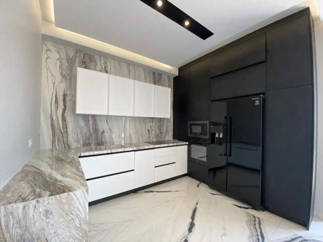 Tirane, jepet me qera apartament Kati 8, 125 m² 1.100 Euro (Abedin Rexha)