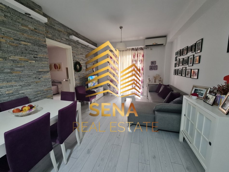 Tirane, shitet apartament 2+1+Ballkon Kati 2, 84 m² 120.000 € (Bulevardi Migjeni)