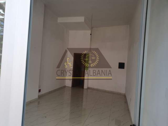 Tirane, shitet dyqan Kati 1, 30 m² 60.900 Euro (Bulevardi "Bajram Curri")