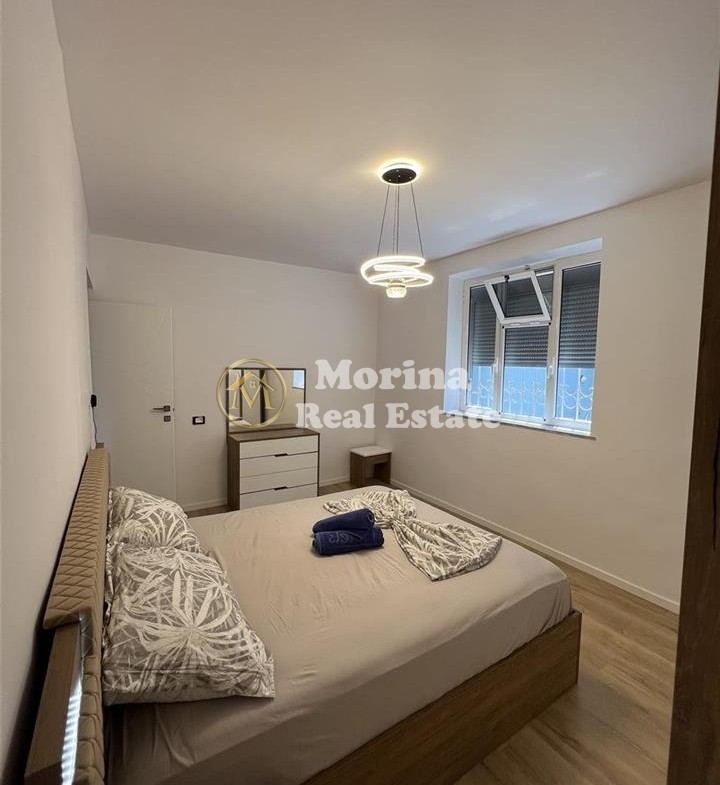 Tirane, jepet me qera apartament 2+1 Kati 1, 85 m² 700 € (Rruga Kavajes)