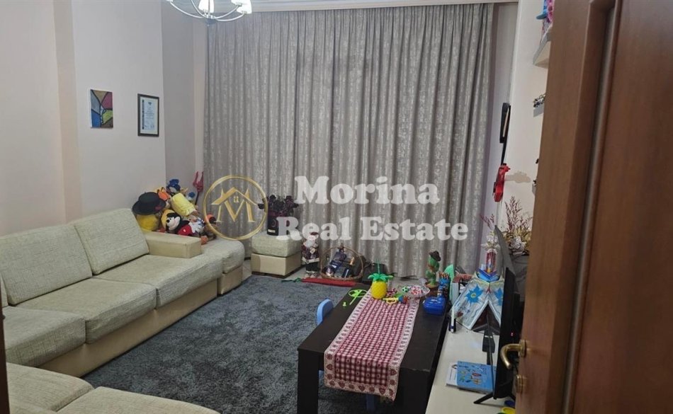 Tirane, jepet me qera apartament 1+1 Kati 4, 65 m² 400 € (Yzberisht)