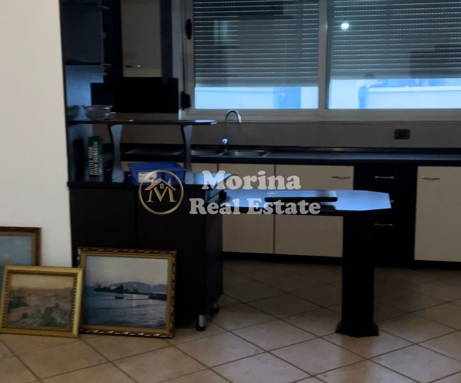 Tirane, jepet me qera apartament 2+1 Kati 3, 95 m² 500 € (21 Dhjetori)