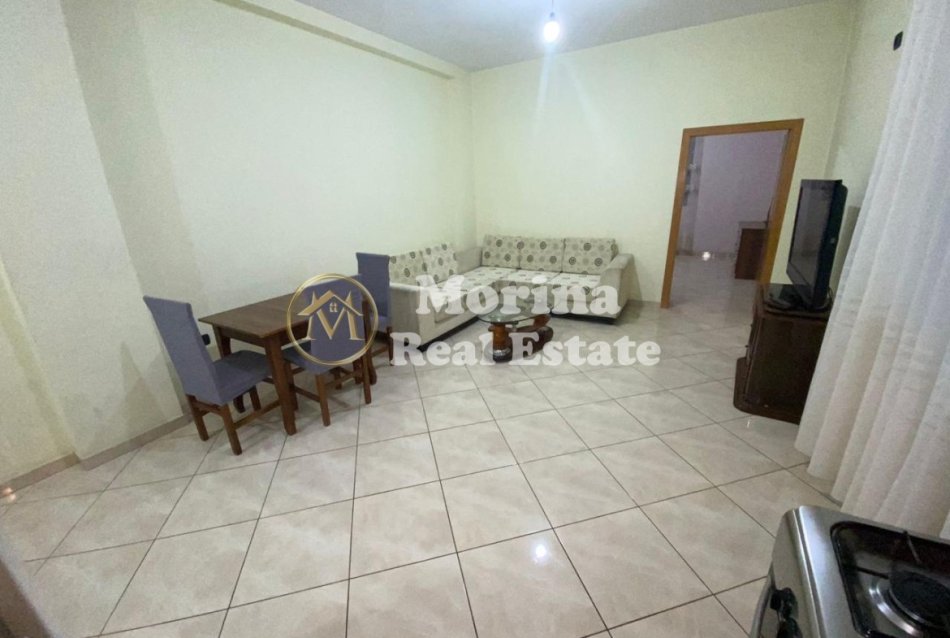 Tirane, jepet me qera shtepi 1+1 Kati 3, 65 m² 350 € (Bulevardi i Ri)