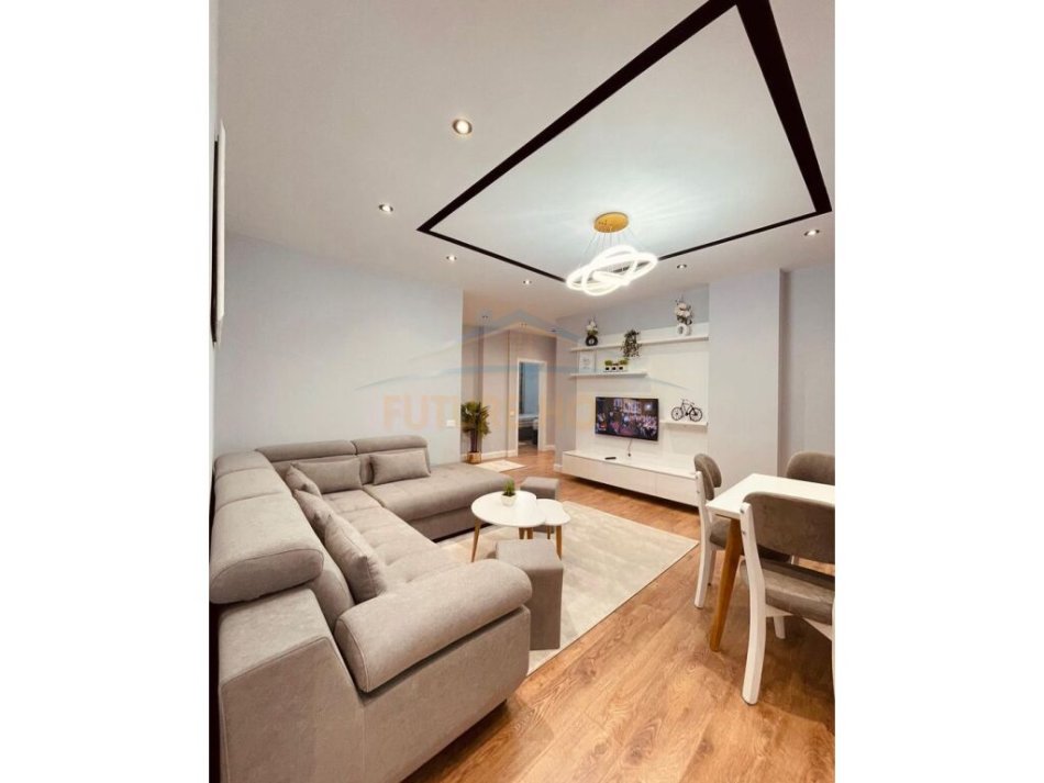 Tirane, jepet me qera 2+1 Kati 2, 100 m² 630 € (Ish Parku i Autobuzave)