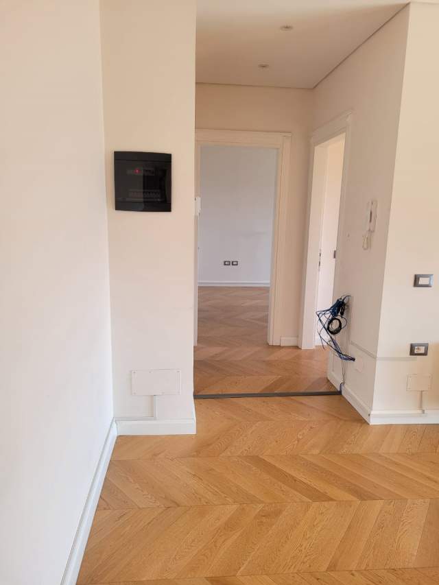 Tirane, jepet me qera apartament Kati 13, 125 m² 800 Euro (Asim Vokshi)