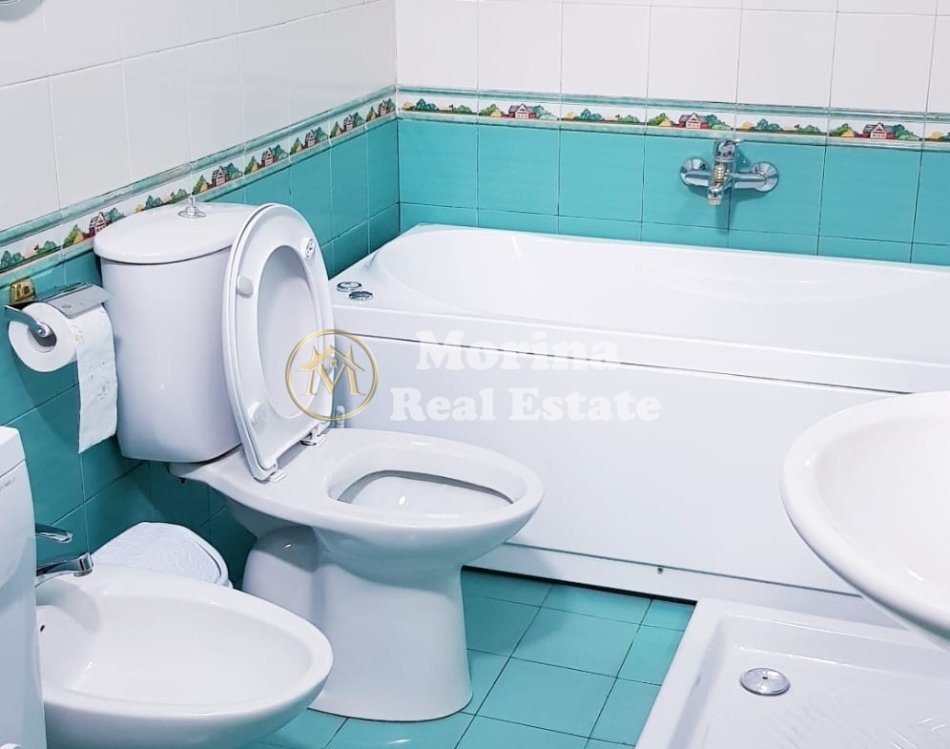 Tirane, jepet me qera apartament 2+1 Kati 1, 90 m² 600 € (Rruga Fortuzi)