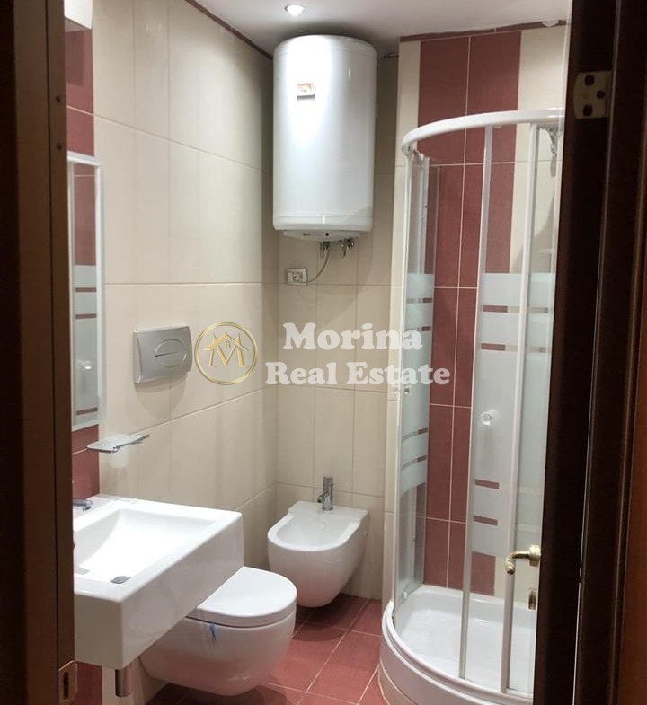 Tirane, jepet me qera apartament 3+1 Kati 6, 150 m² 1.100 € (Tawani)