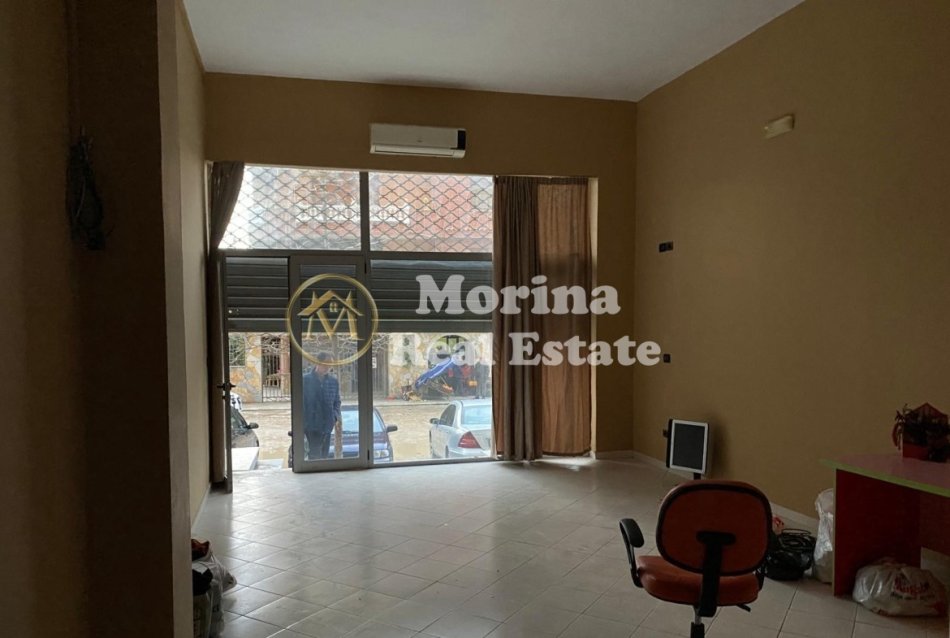 Tirane, shitet dyqan Kati 0, 55 m² 100.000 € (Astir /Rruga Loni Ligori)
