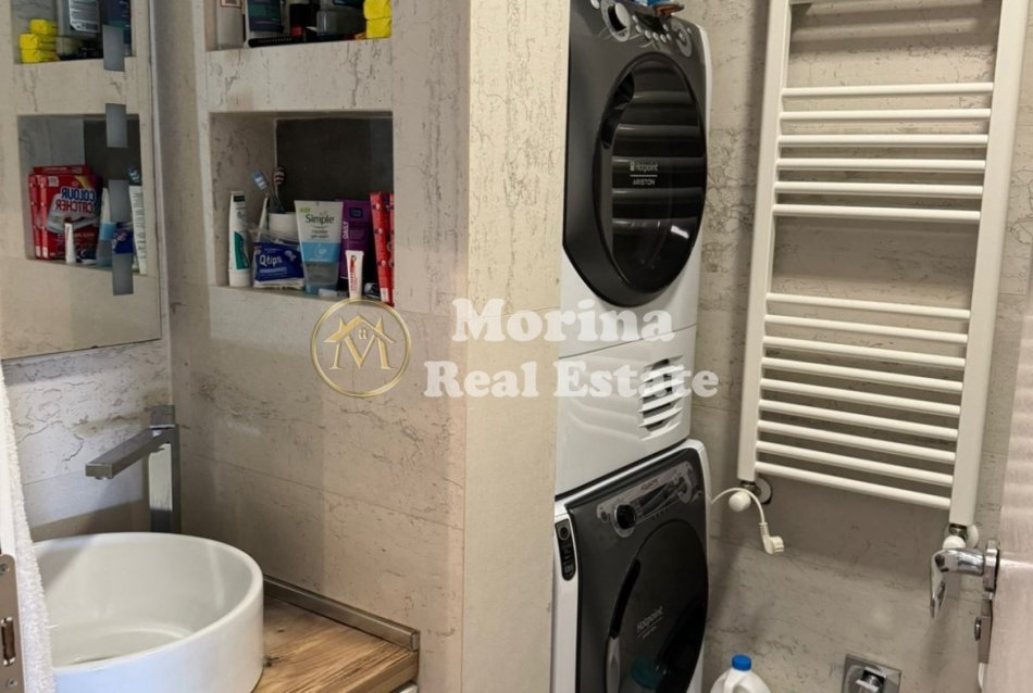 Tirane, shitet apartament 2+1+Ballkon Kati 4, 104 m² 206.000 € (Ali Demi/Rruga Shemsie Haka)
