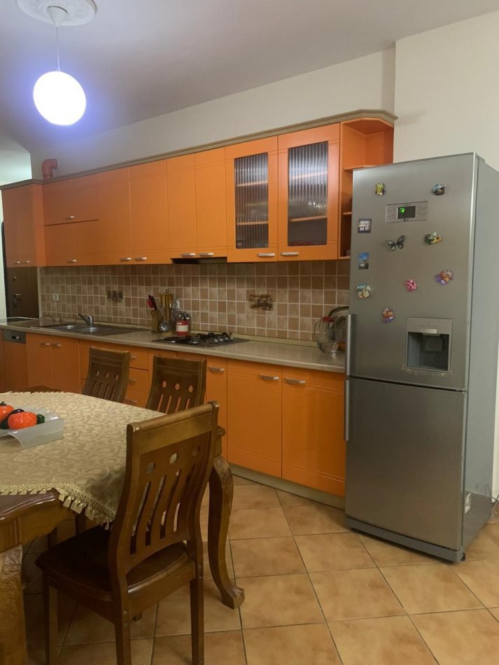 Tirane, shitet apartament 2+1+Ballkon Kati 2, 95 m² 123.000 €