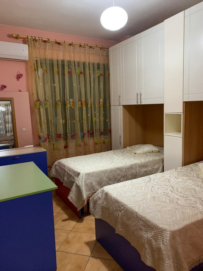 Tirane, shitet apartament 2+1+Ballkon Kati 2, 95 m² 123.000 €
