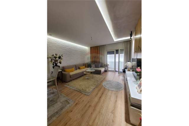 Tirane, ofert apartament 2+1 Kati 8, 97 m² 128.000 Euro (BULEVARDI YZBERISHT)
