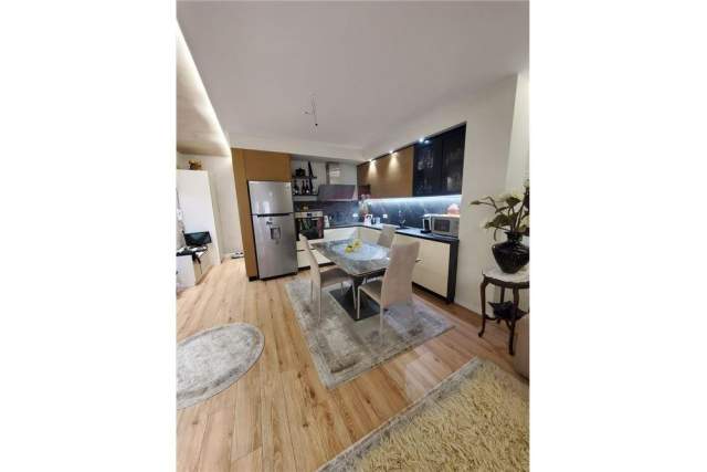 Tirane, ofert apartament 2+1 Kati 8, 97 m² 128.000 Euro (BULEVARDI YZBERISHT)