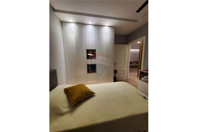 Tirane, ofert apartament 2+1 Kati 8, 97 m² 128.000 Euro (BULEVARDI YZBERISHT)
