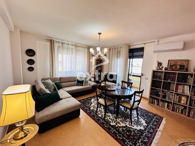 Shkoder, jepet me qera apartament Kati 2, 95 m² 350 Euro (Prane Sahatit)