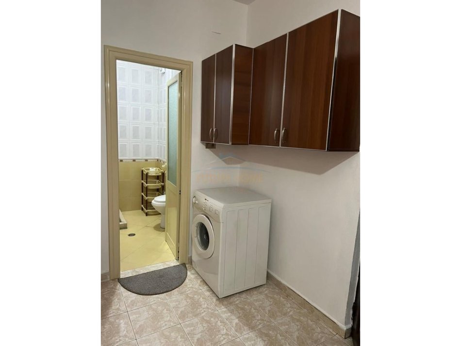 0683487469 Tirane, jepet me qera apartament 1+1+Ballkon Kati 6, 65 m² 500 € (ZOGU I ZI)