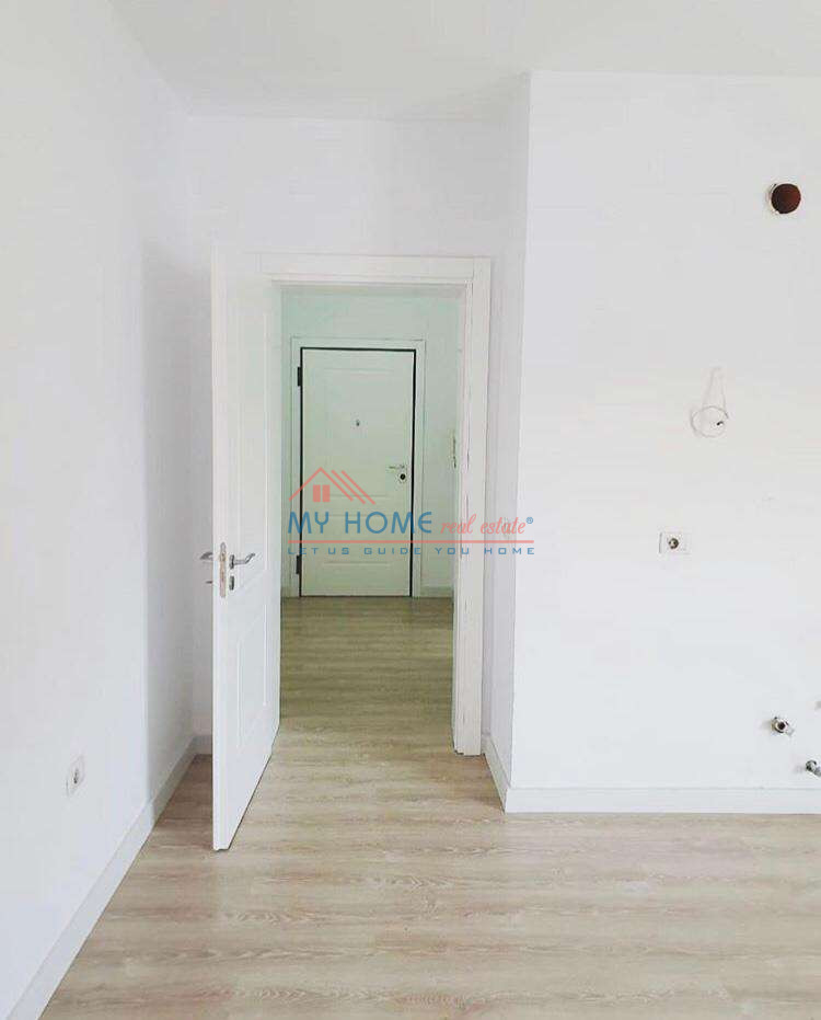 Tirane, jepet me qera zyre , 65 m² 550 € 