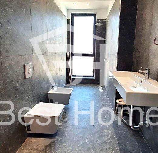 Tirane, jepet me qera zyre Kati 4, 110 m² 950 Euro (Qender, Rruga e Barrikadave)