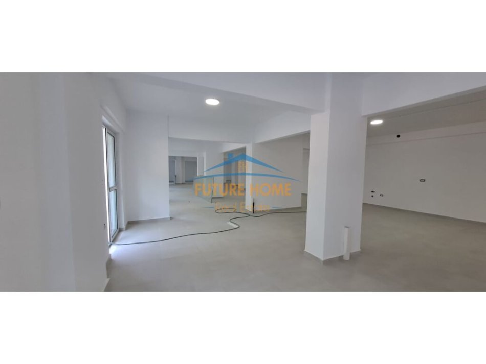 0683487469  Tirane, jepet me qera ambjent biznesi Kati 1, 980 m² 6.500 € (Rruga Dritan Hoxha)