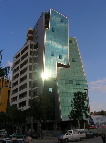 Korce, shes dyqan Kati II,  sip 75 m, 40.000€,  (City Center Korca)