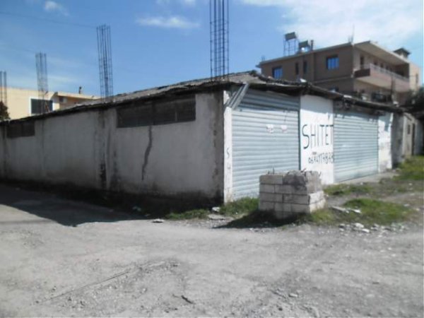 OKAZION:  Cerrik - Gramsh.  Magazin . Siperfaqe 292.6 m2. 125.000  Euro.  Rruga  NACIONALE.