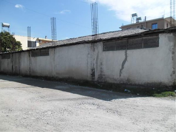 OKAZION:  Cerrik - Gramsh.  Magazin . Siperfaqe 292.6 m2. 125.000  Euro.  Rruga  NACIONALE.