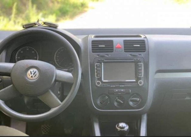 Tirane, shes makine Volkswagen GOLF V Viti 2004, 3.700 Euro