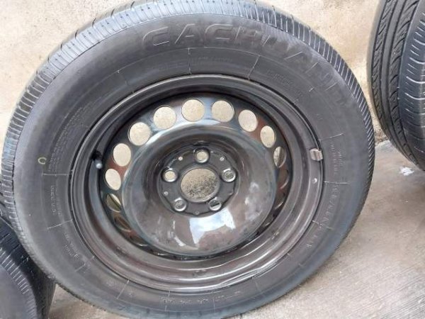Elbasan, Shiten 4 disqe hekuri bashke me goma 80%  (195/65/15)