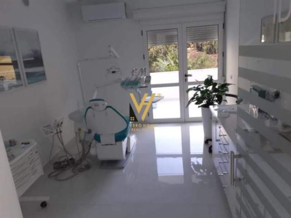 Tirane, shitet ambjent biznesi Kati 3, 156 m² 468.000 Euro (blloku)