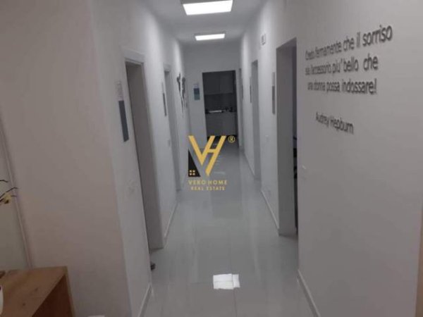 Tirane, shitet ambjent biznesi Kati 3, 156 m² 468.000 Euro (blloku)