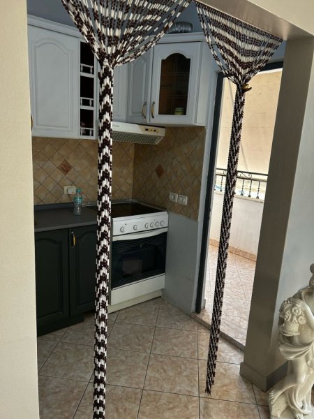 Tirane, jepet me qera apartament 2+1+Aneks Kati 6, 80 m² 420 € (laprake)