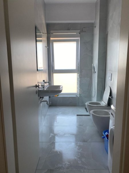Tirane, jap me qera apartament 2+1+Ballkon Kati 7, 70 m² 550 € (pasho hysa)