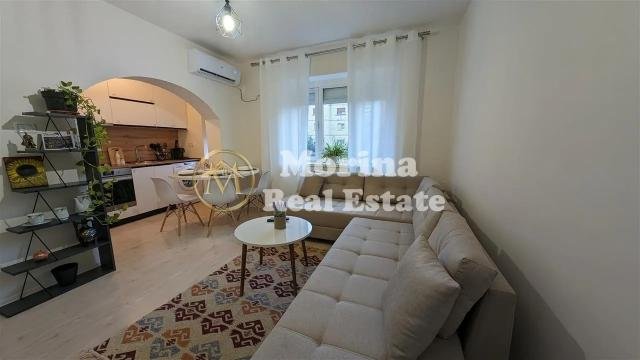Tirane, jepet me qera apartament 1+1 Kati 2, 55 m² 600 € (Stacioni i Trenit)