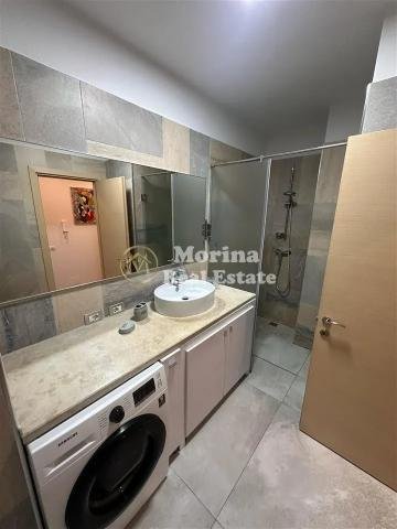 Tirane, jepet me qera apartament 2+1+Ballkon Kati 4, 97 m² 800 € (Zogu i Zi)