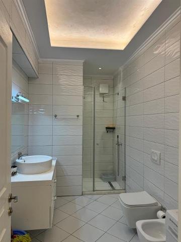 Tirane, jepet me qera apartament 2+1+Ballkon Kati 3, 100 m² 600 € (Spitali Amerikan 3- Kompleksi Golden Park)
