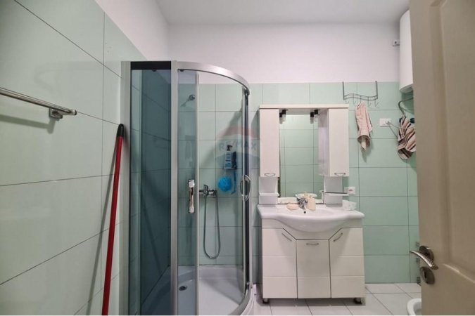 Tirane, jepet me qera apartament 2+1 Kati 6, 118 m² 500 € (Yzberisht &#039;KMY&#039;)