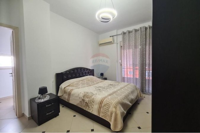 Tirane, jepet me qera apartament 2+1 Kati 6, 118 m² 500 € (Yzberisht &#039;KMY&#039;)