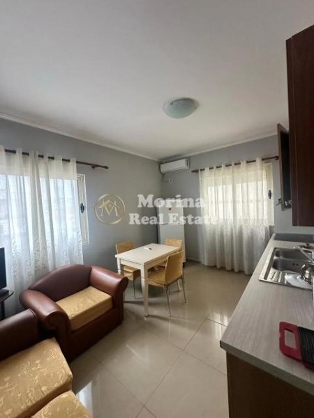 Tirane, jepet me qera apartament 2+1 Kati 3, 90 m² 400 € (JORDAN MISJA)