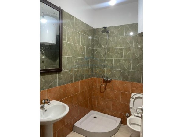 Tirane, jepet me qera apartament 2+1 Kati 2, 110 m² 400 € (Fresk)