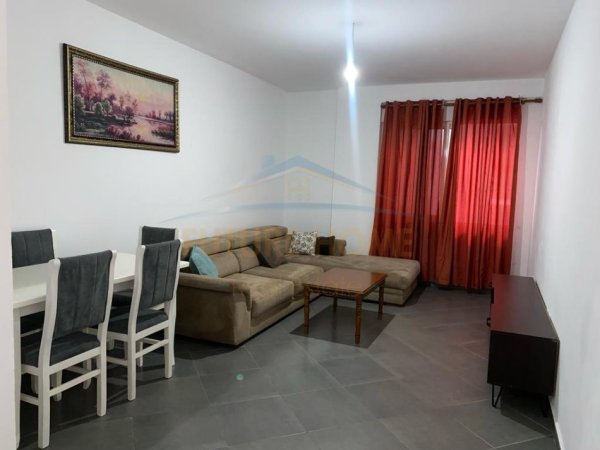 Tirane, jepet me qera apartament 2+1 Kati 2, 110 m² 400 € (Fresk)