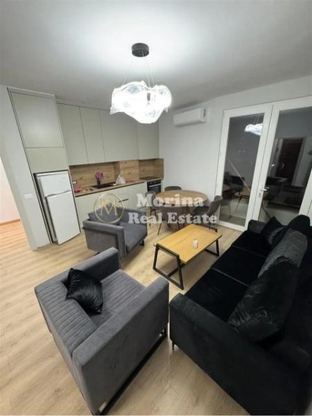 Tirane, jepet me qera apartament 1+1 Kati 5, 65 m² 500 € (Rruga 5 Maji)