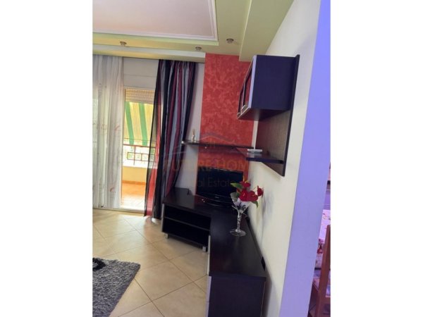 Tirane, jepet me qera apartament 2+1 Kati 3, 118 m² 500 € (Selitë)