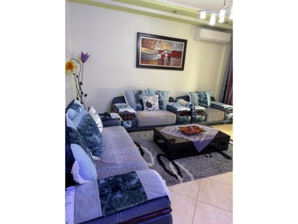 Tirane, jepet me qera apartament 2+1 Kati 3, 118 m² 500 € (Selitë)